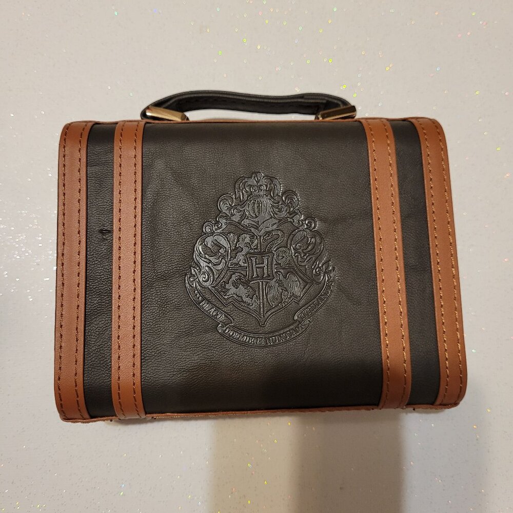 Harry Potter Wizarding World Universal Hogwarts Stationary Set Suitcase Trunk